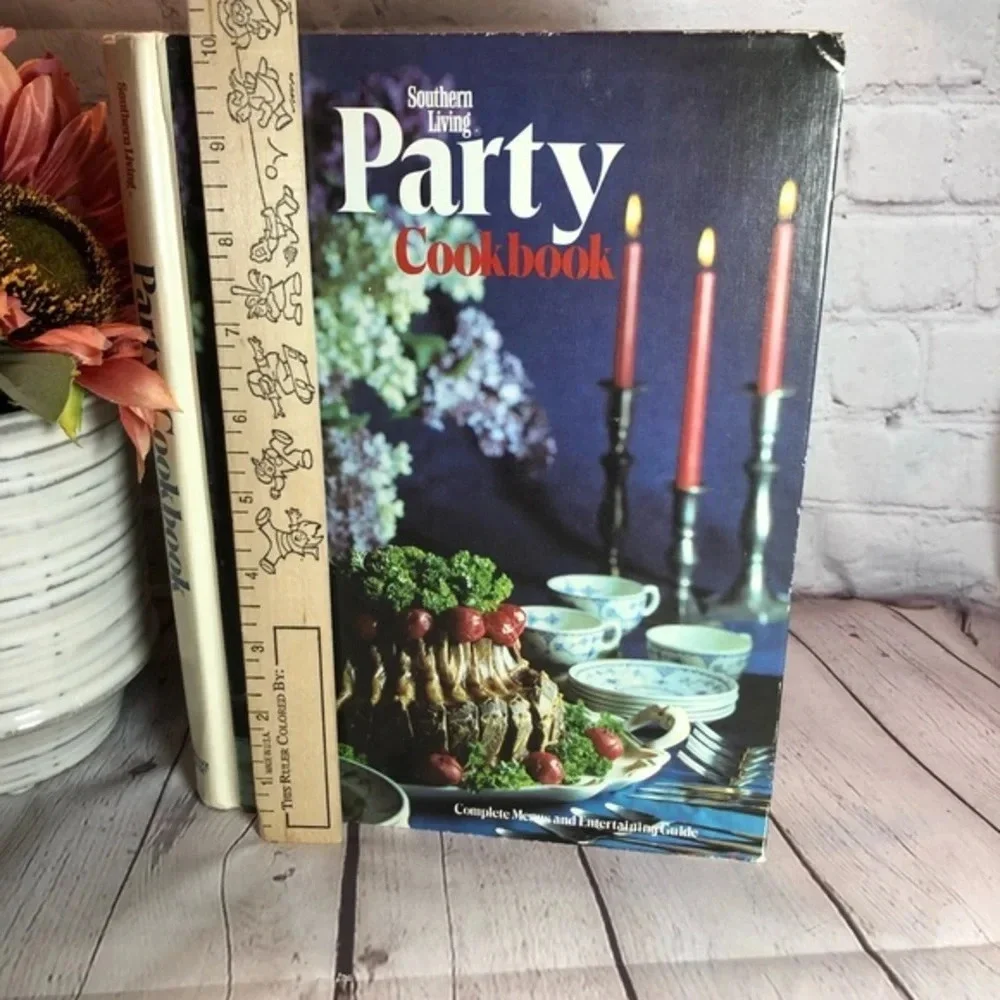 Vintage 1972 SOUTHERN LIVING PARTY cookbook
